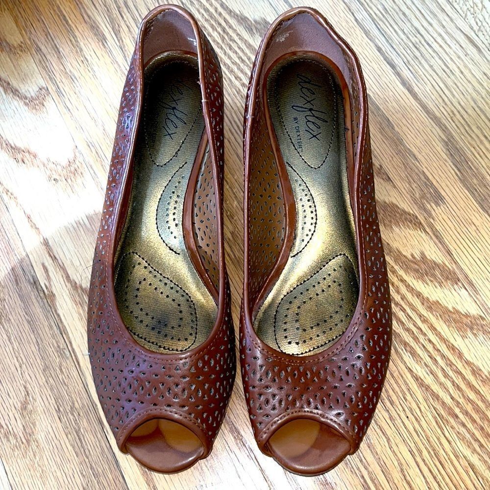 dexflex by Dexter Brown Faux Leather Slip-on Wedge- Size 8.5